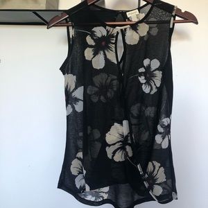 4/16$ Dynamite XS Flowers top